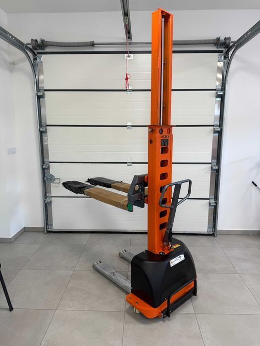 Wózek samozaładowczy elektryczny paleciak masztowy winda 500 kg 130 cm