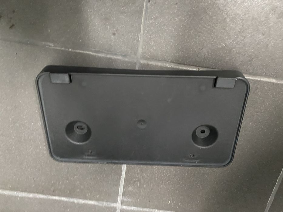 Ford Mustang VI podkładka ramka pod tablice rejestracyjną przód