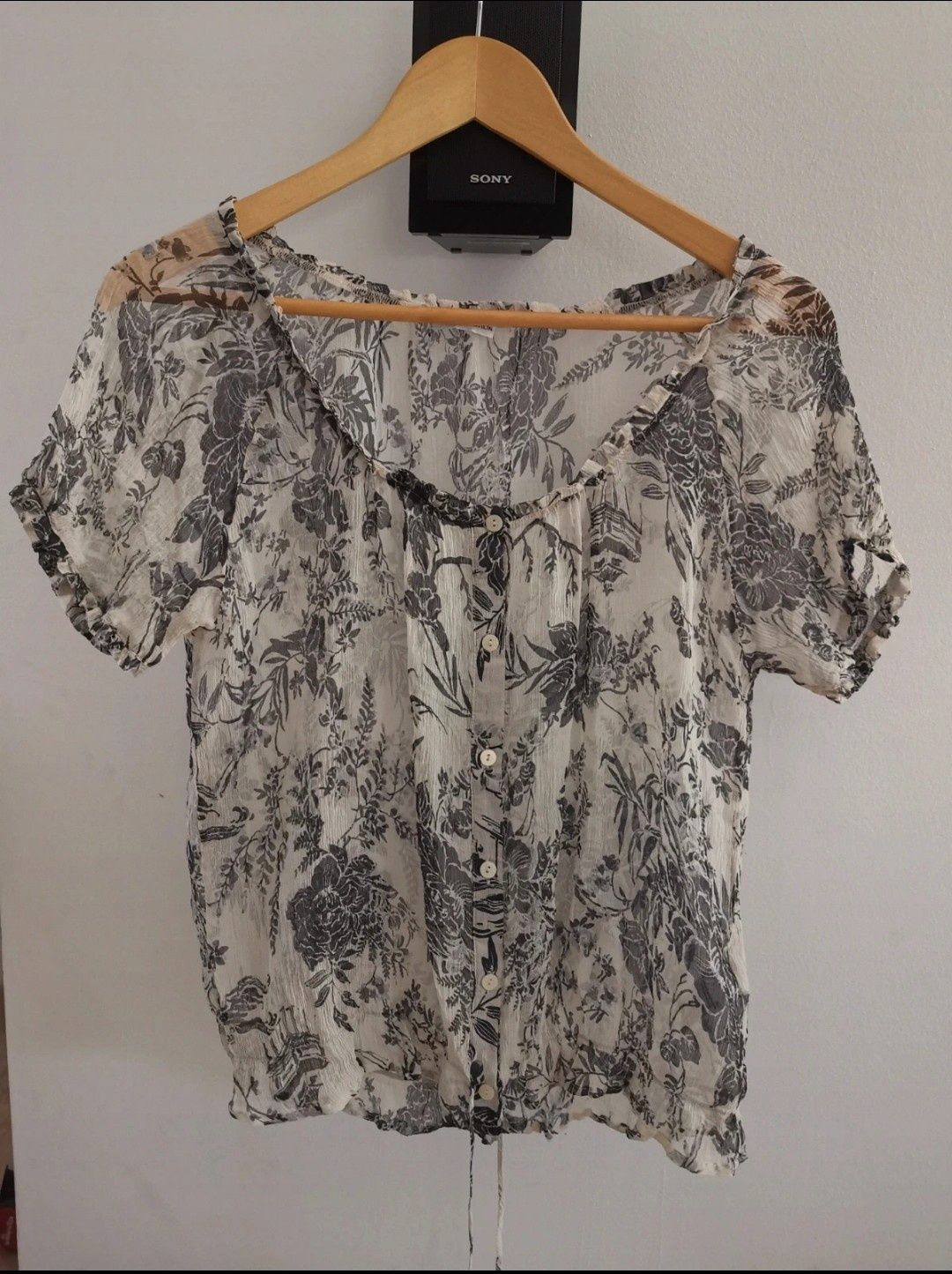 Piękna bluzka limited collection 100 % jedwab
Rozmiar M /L 
Lekka zwie