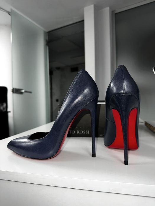 Продам кожанные туфли лодочки с красной подошвой Vitto Rossi