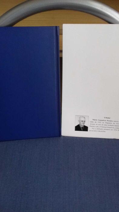 2 Livros Antigos (assinado) - como NOVOS