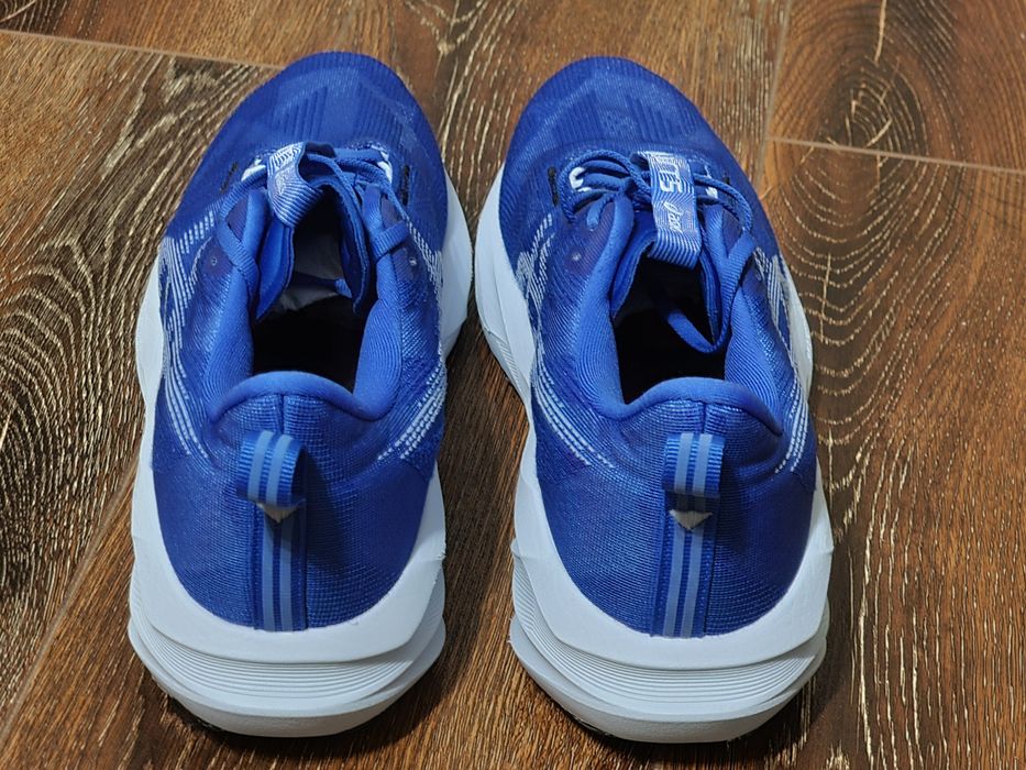 Оригінал 100% чоловічі кросівки asics novablast 5  eur 44