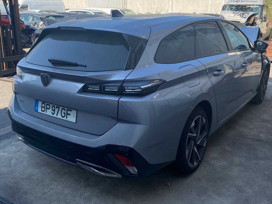 Salvado Peugeot 308 SW III 1.5 BlueHDi 130hp | 2024 | 11.890Km