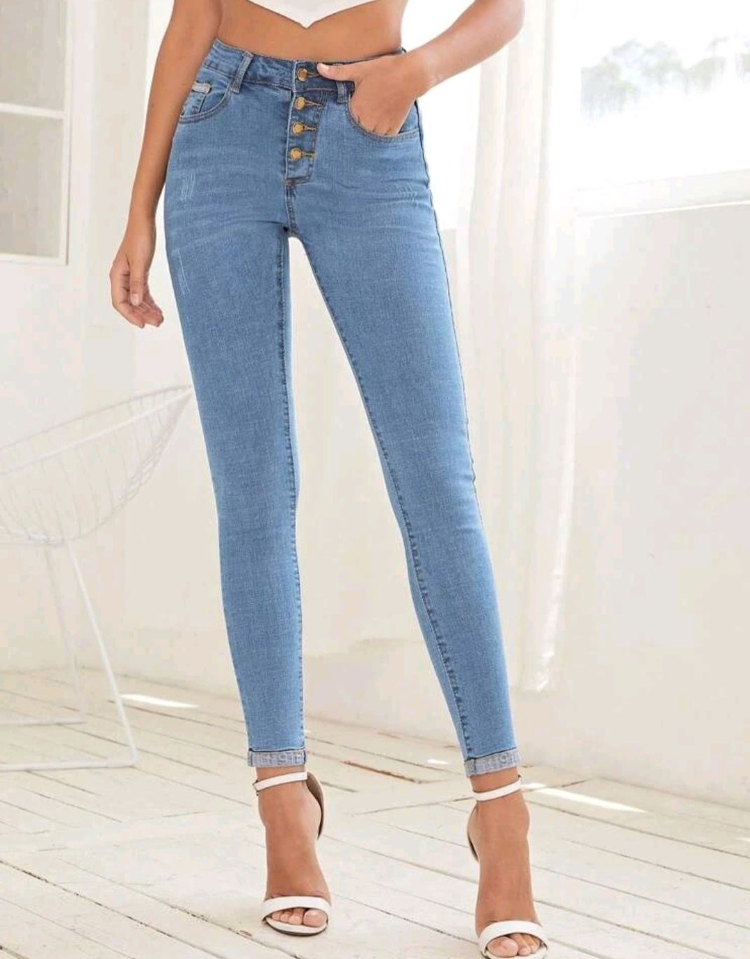 Piękne nowe jas e spodnie jeansy z wysokim stanem S