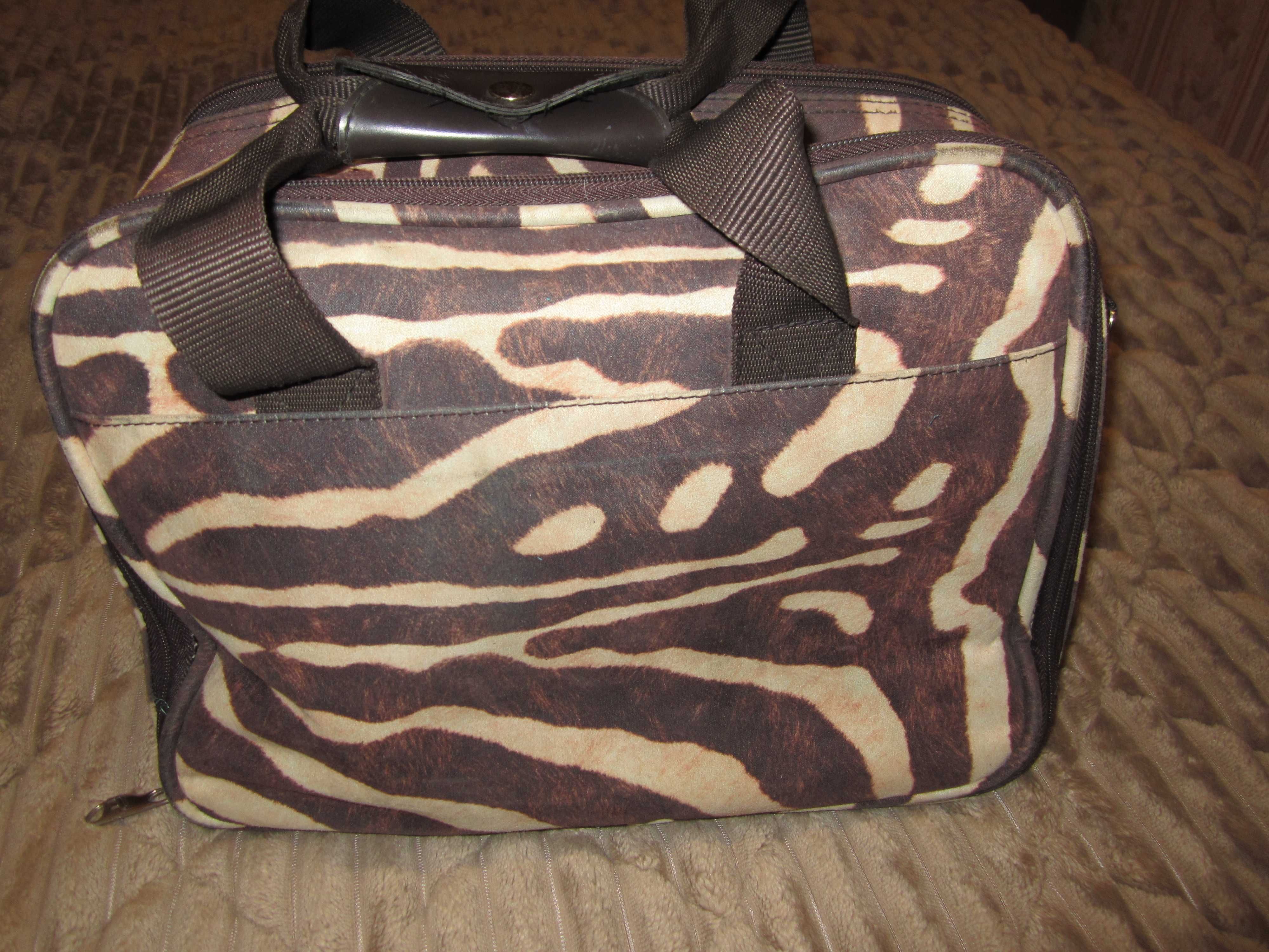 Продам бьюти-сумку, кейс, сумка-органайзер для творчества