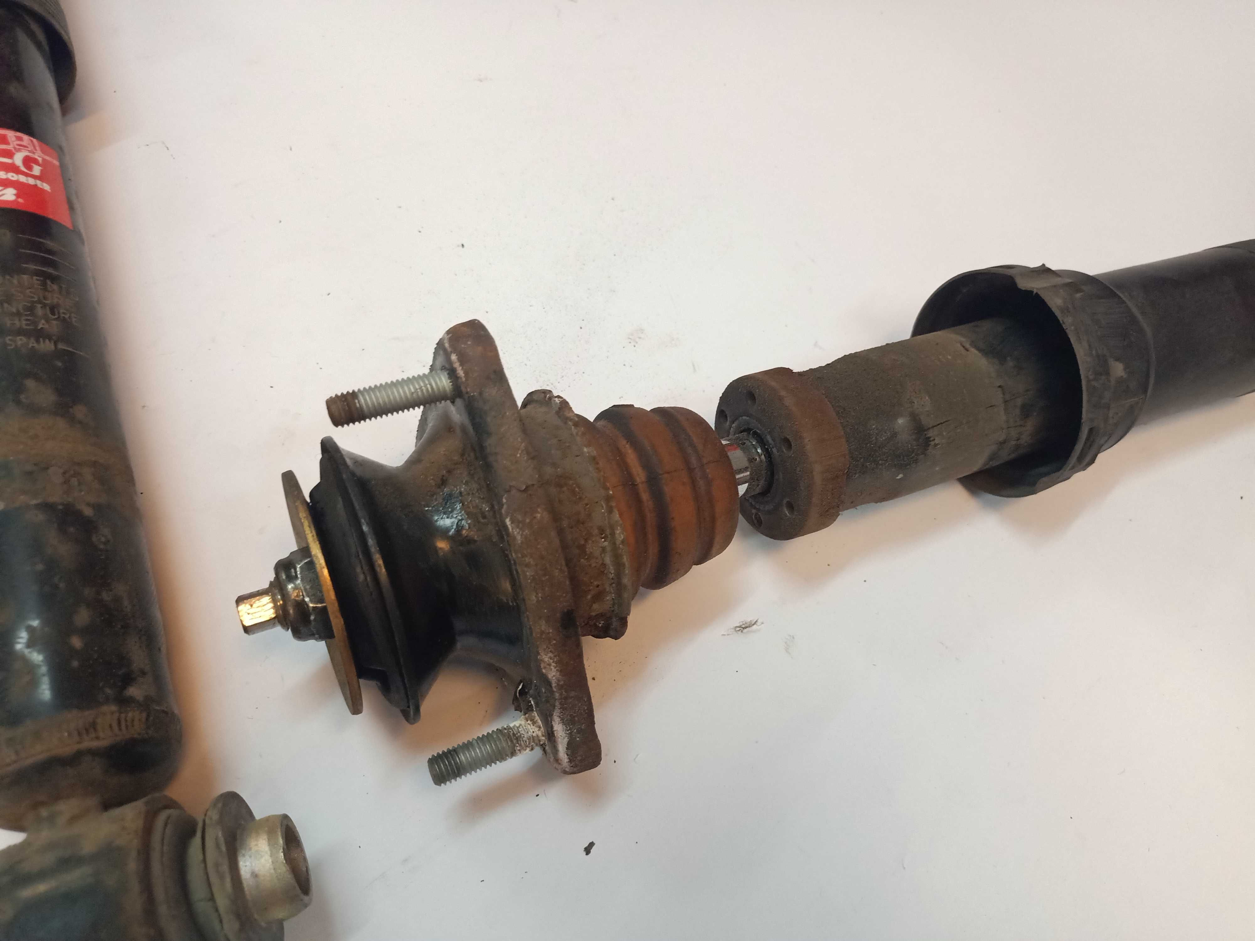 BMW E39 Amortyzatory Tył Touring kombi KOMPLET