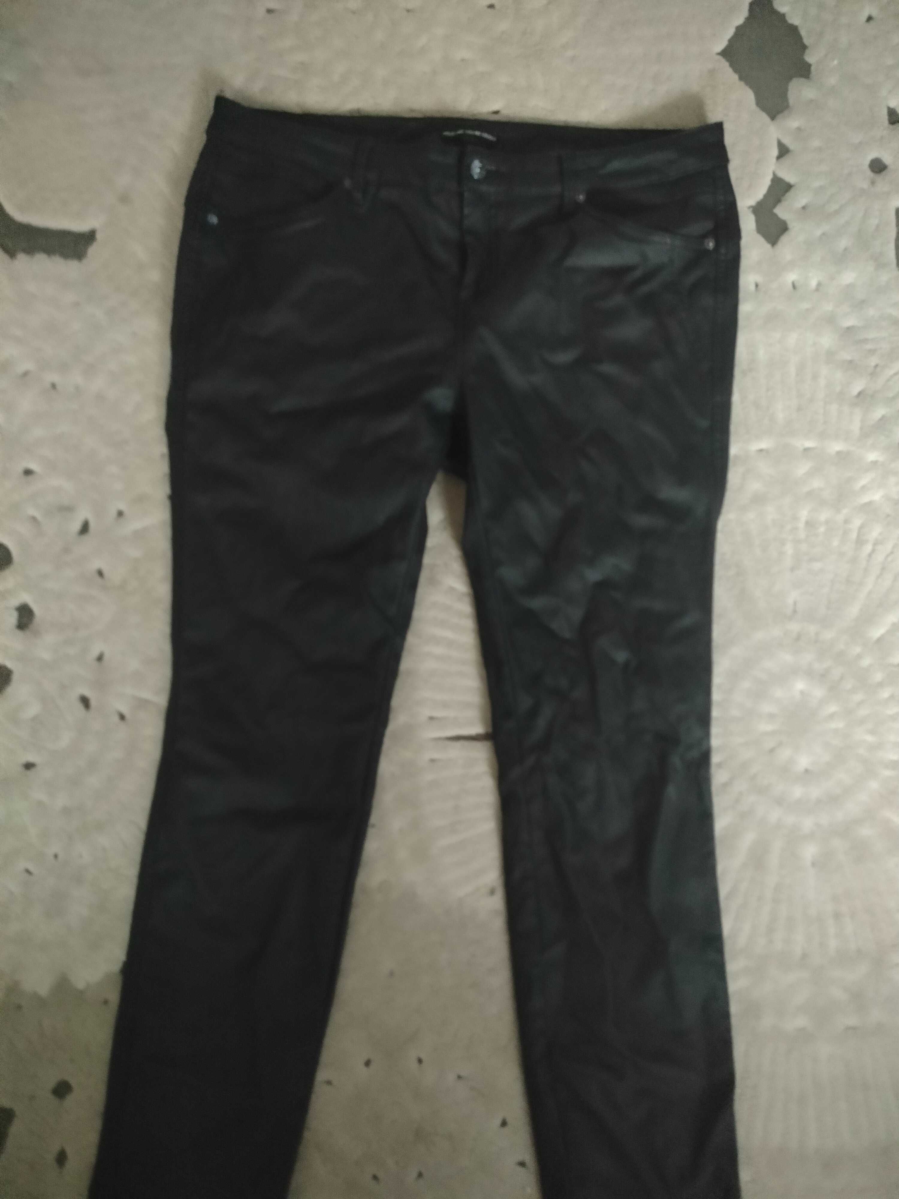 Woskowane damskie spodnie czarne 48 50