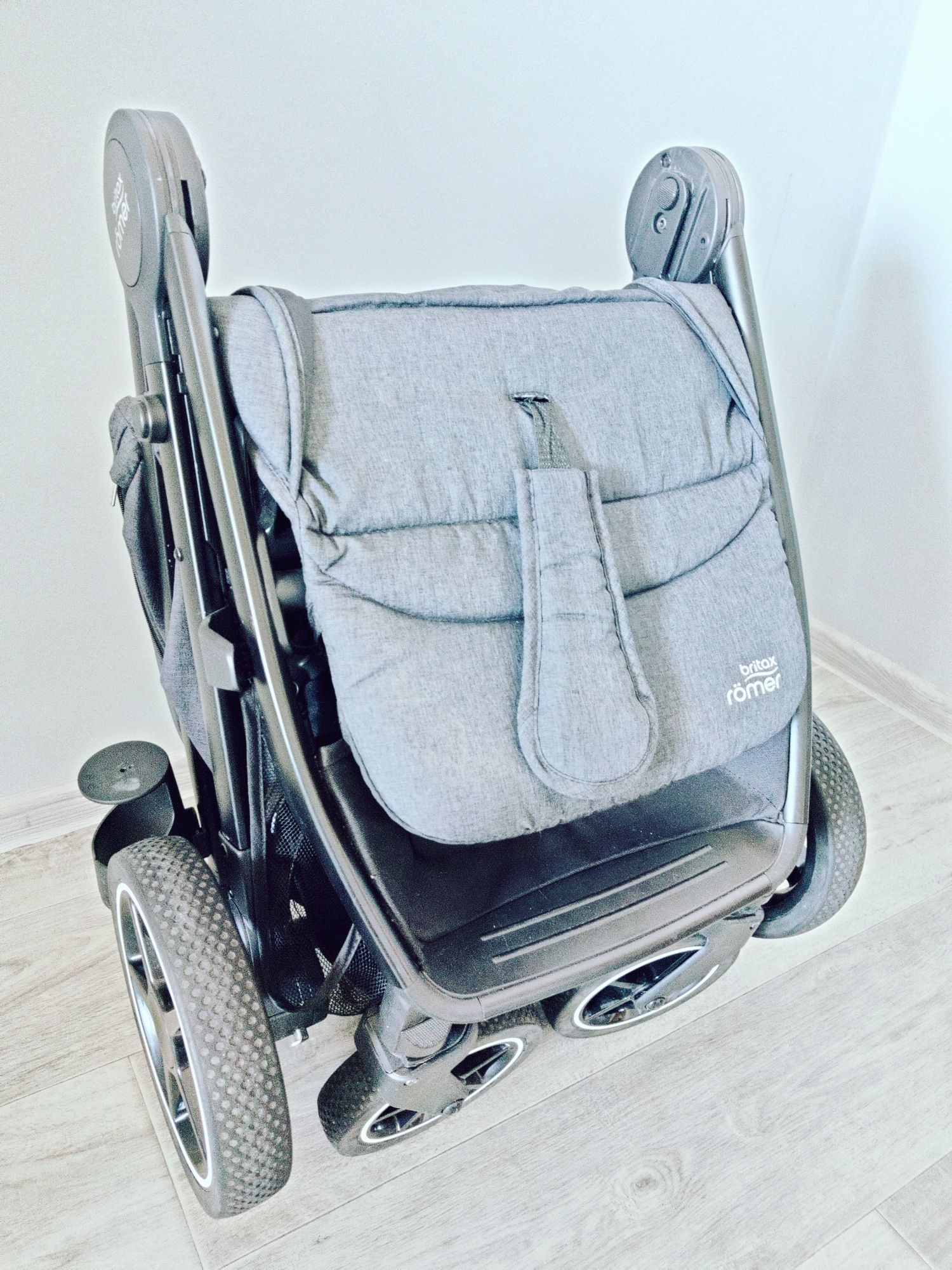 Прогулянкова коляска Britax-Romer B-Agile R Black Shadow/Black