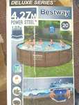 Piscina  1,07 m altrura 4,27 largura com filtro ( vendido á parte )