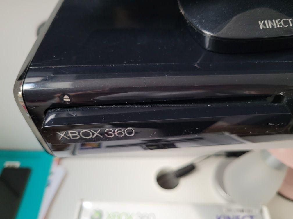 Xbox 360 kinect 1 pas plus 4 gry