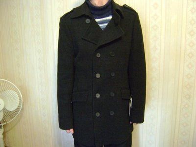 Стильное мужское пальто от Monton
