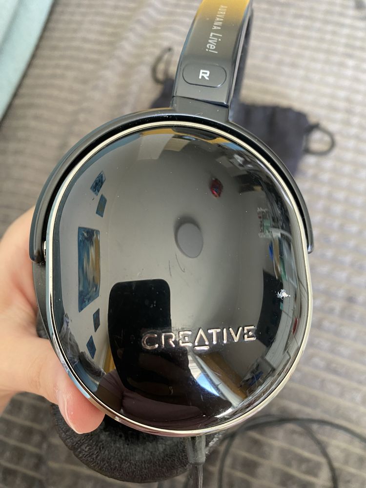 Creative Aurvana Live