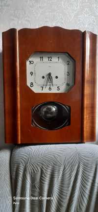 Настенные часы очз янтарь с боем  100% рабочее состояние 1961г