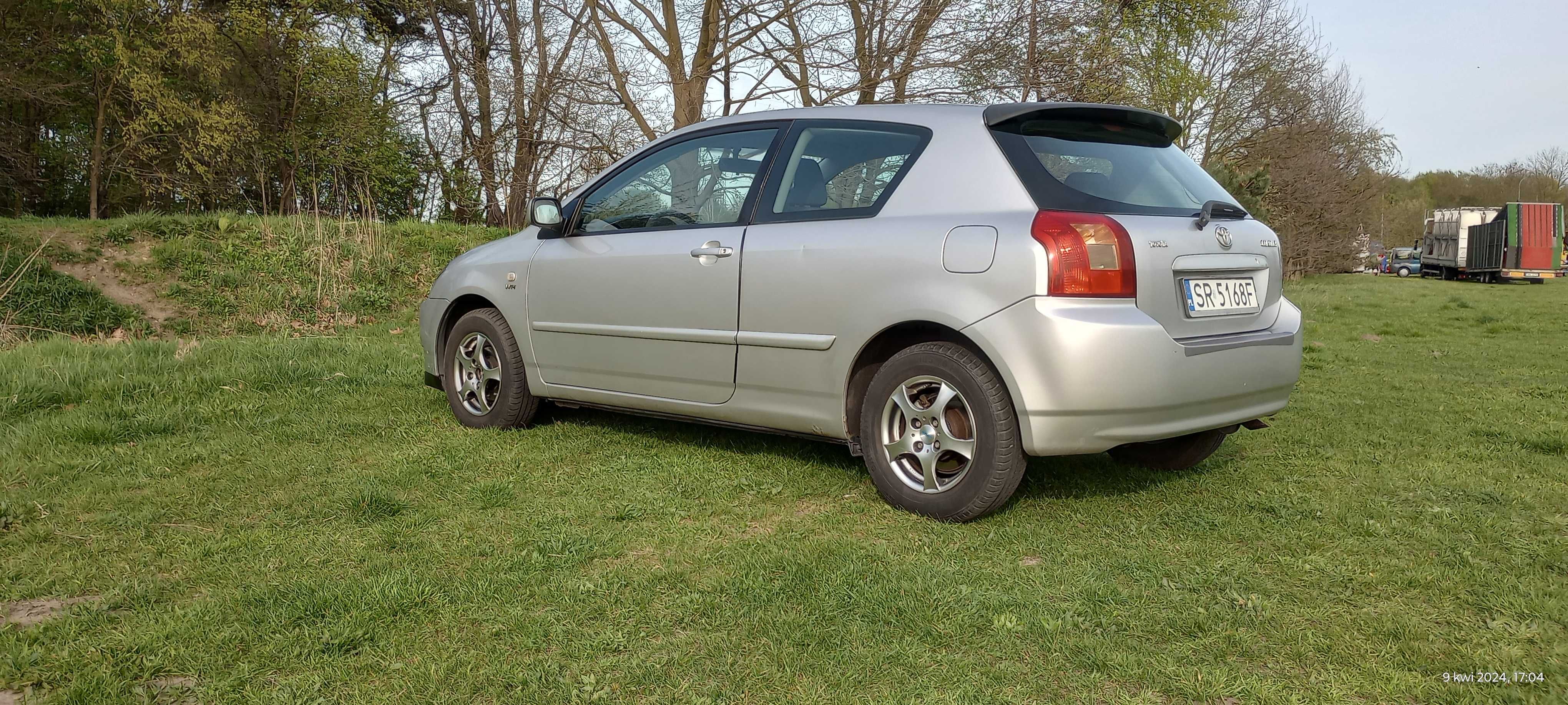 Toyota Corolla  2003r. 1.6 benzyna