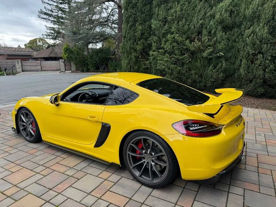 2016 Porsche Cayman GT4