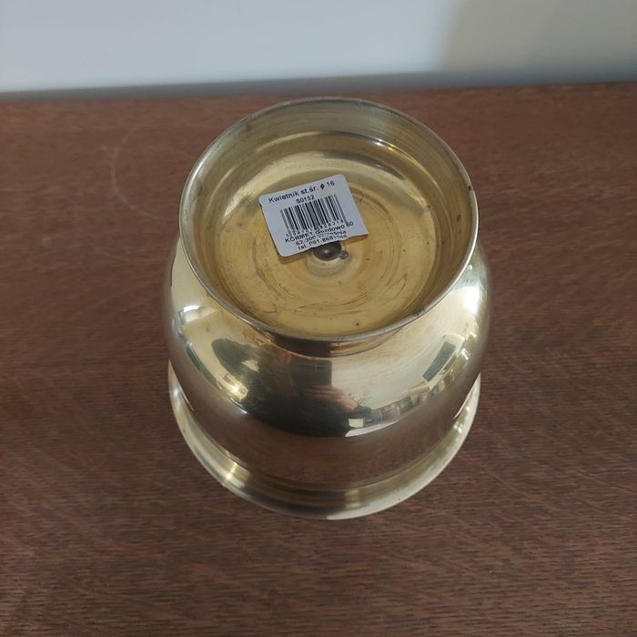 Piękna mosiężna osłonka na doniczkę