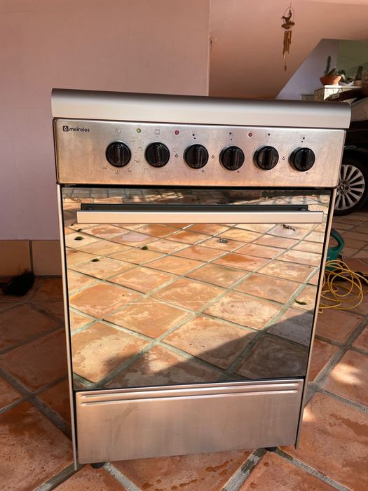 Fogão + forno (gás + Eletricidade) marca Meireles, 4 fontes de calor