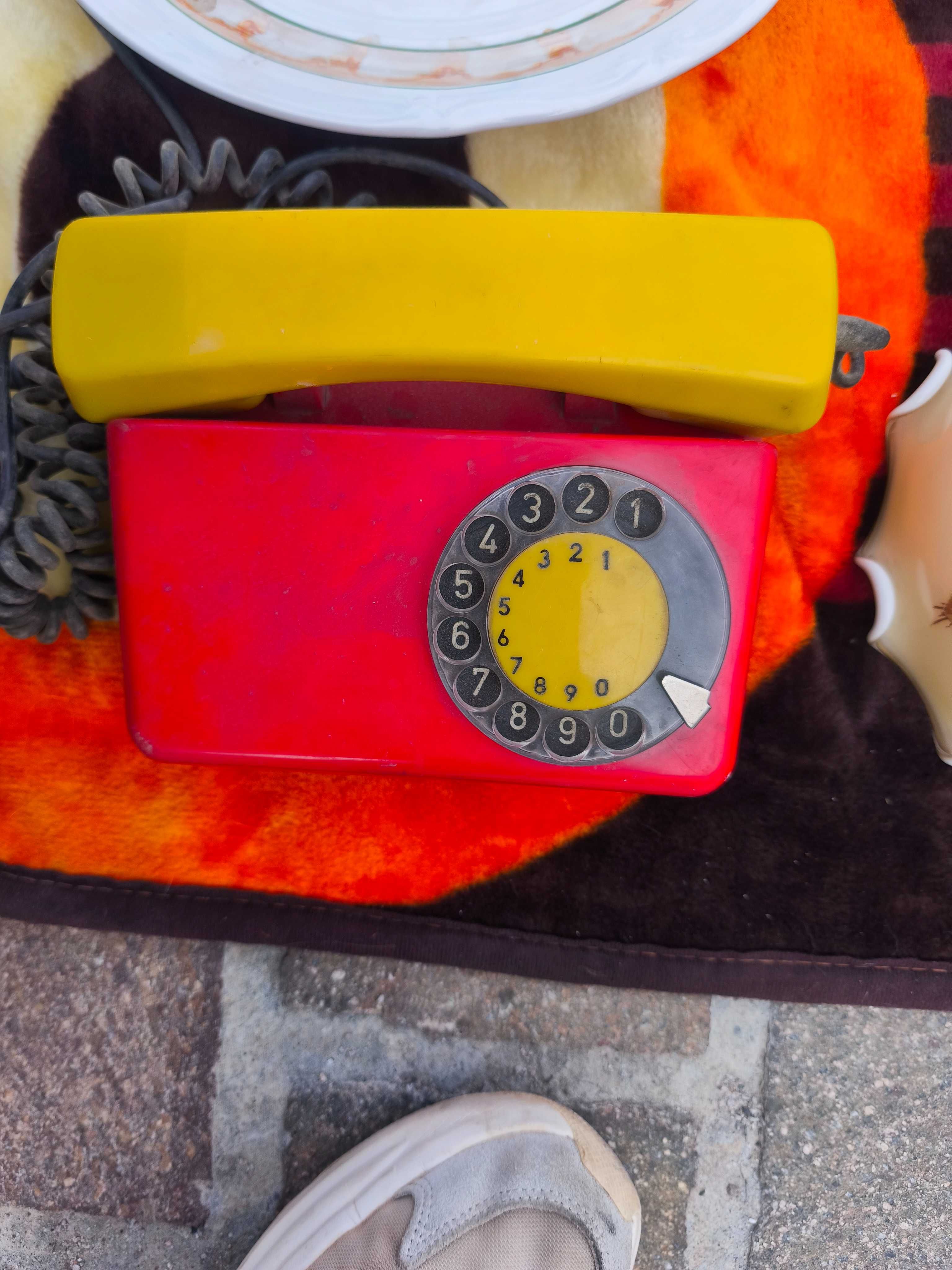Telefon stacjonarny retro