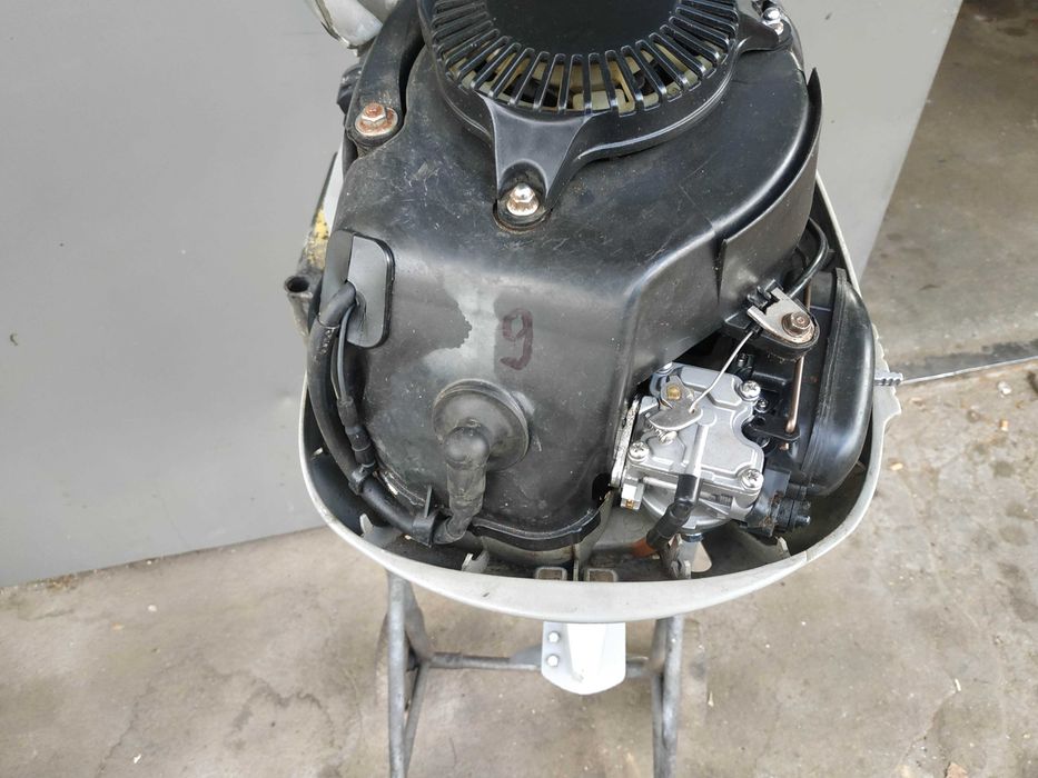 Silnik zaburtowy HONDA 2 KM stopa S 4suw 2002r.