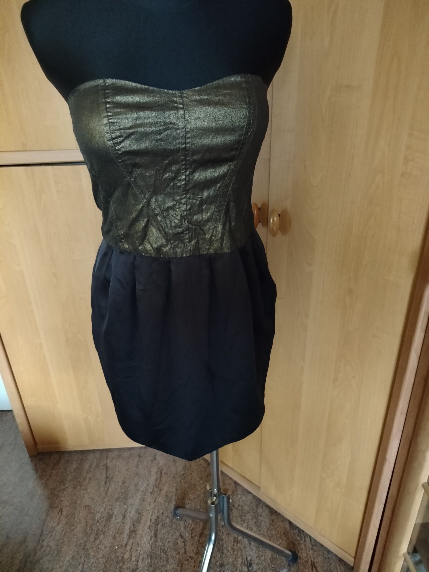 Mini sukienka Bershka L złoto-czarna