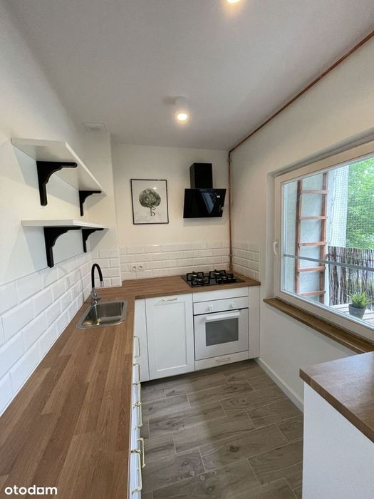 Balkon | Metro Ks. Janusza | Oddzielna kuchnia