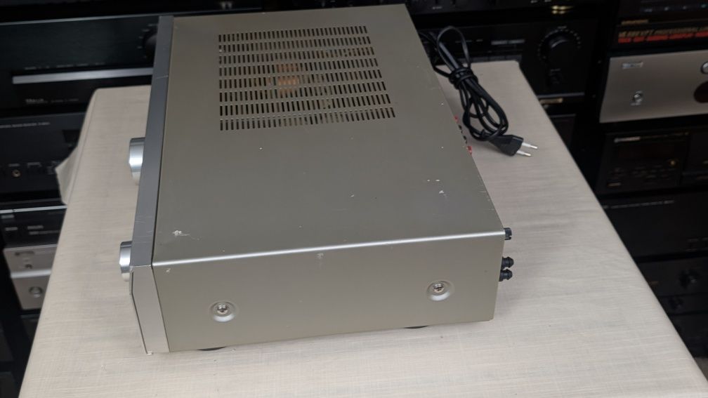 Denon PMA-700AE Wysokiej klasy wzmacniacz stereo