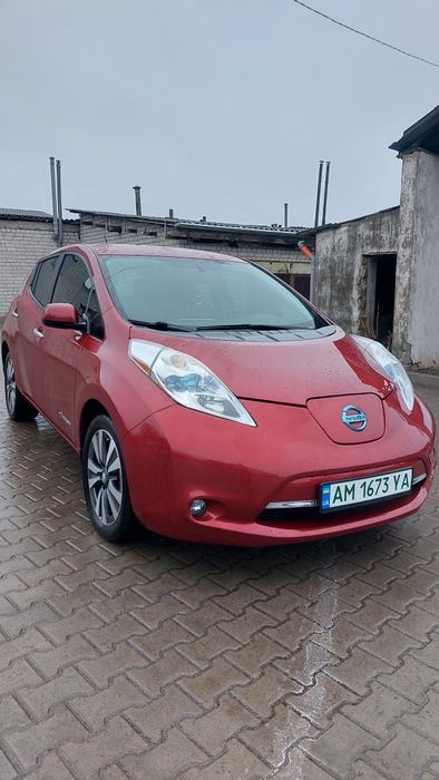 Nissan leaf.  ніссан ліф
