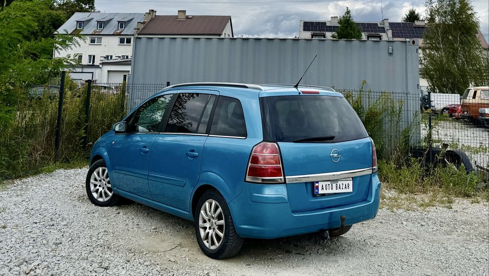 Opel Zafira 1.6 > LPG > 7-Osob > 2007 > Klima > Alufelgi > Hak