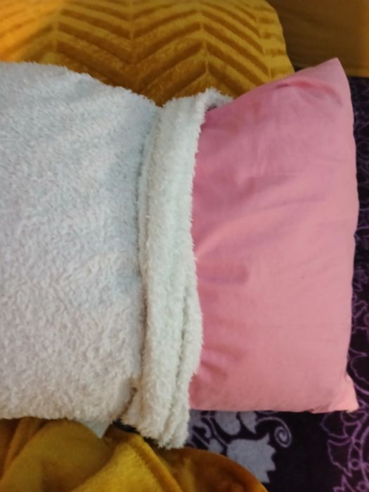 2 poduszki pierzaste 80/45