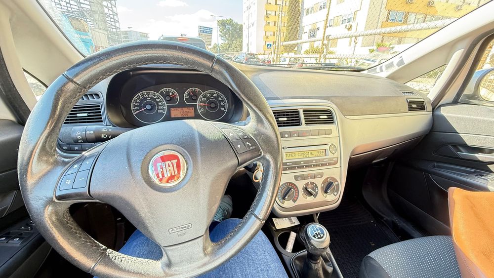 Fiat Punto bem conservado