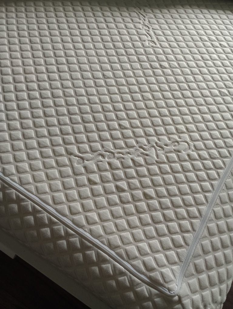 Łóżko 160/200 z materacem