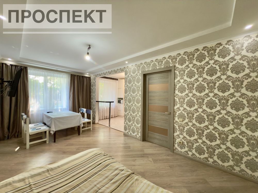 Продам будинок з ремонтом ( Центр). Р-н маг. « Віста».