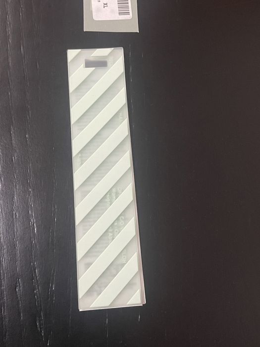 Vendo Tshirt Off White reflective como nova