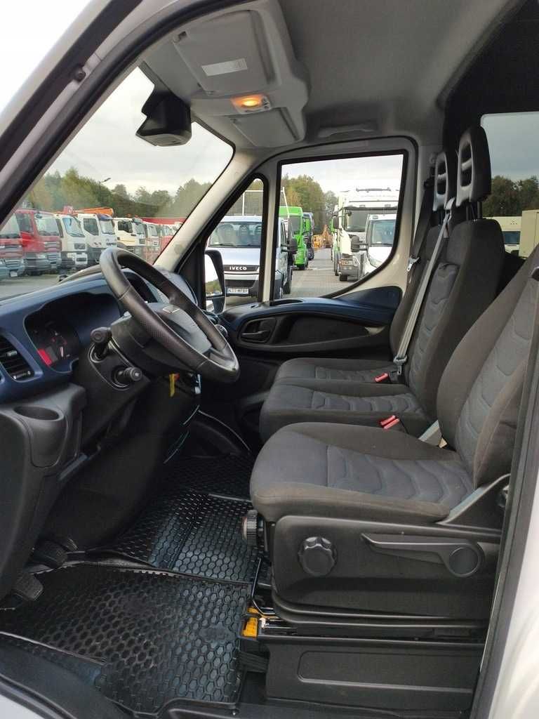 Wynajem Iveco Brygadówka 7 osobowy 3.0 180KM MAXI