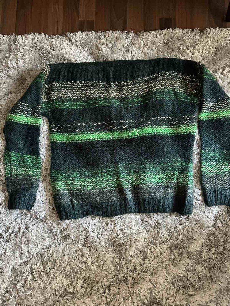 Продам свитер тёплый