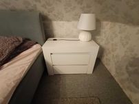 Szafka nocna z lampką 2 sztuki