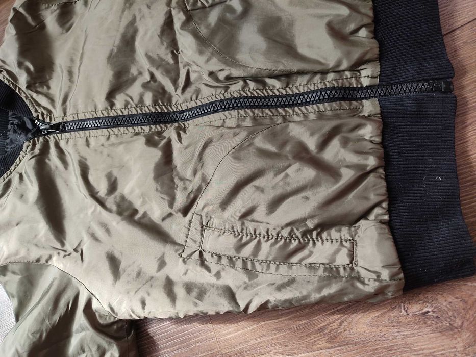 Вітровка бомбер куртка