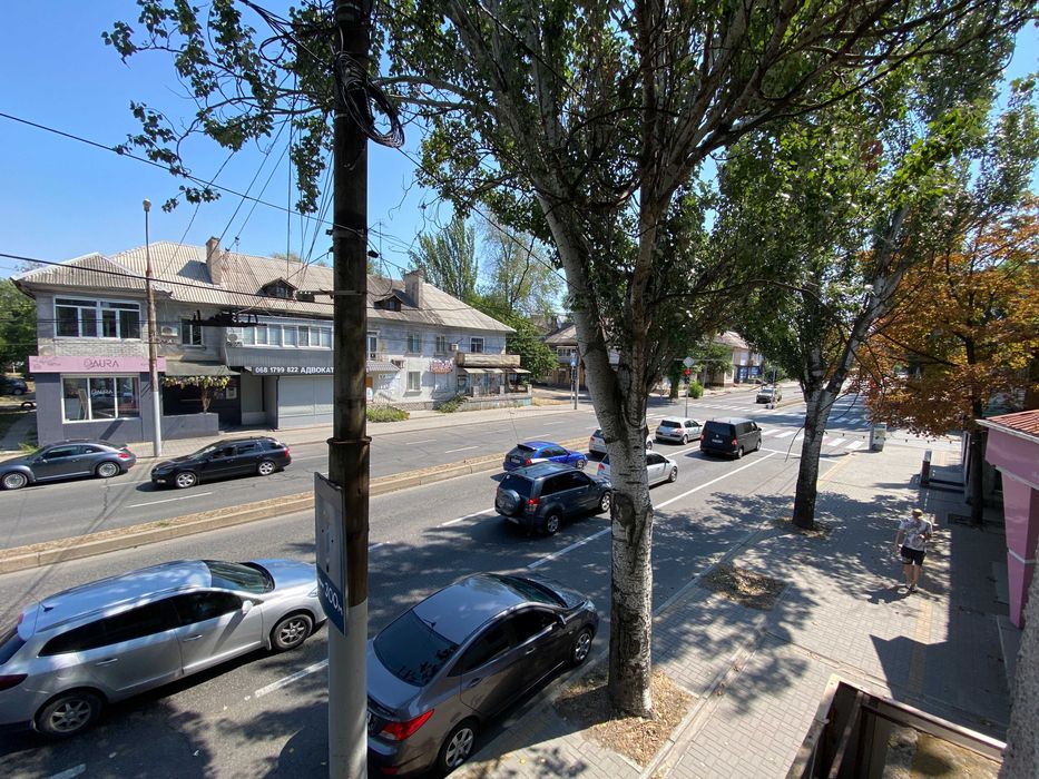 Комерційне дворівневе приміщення в центрі міста (вул. Перемоги).