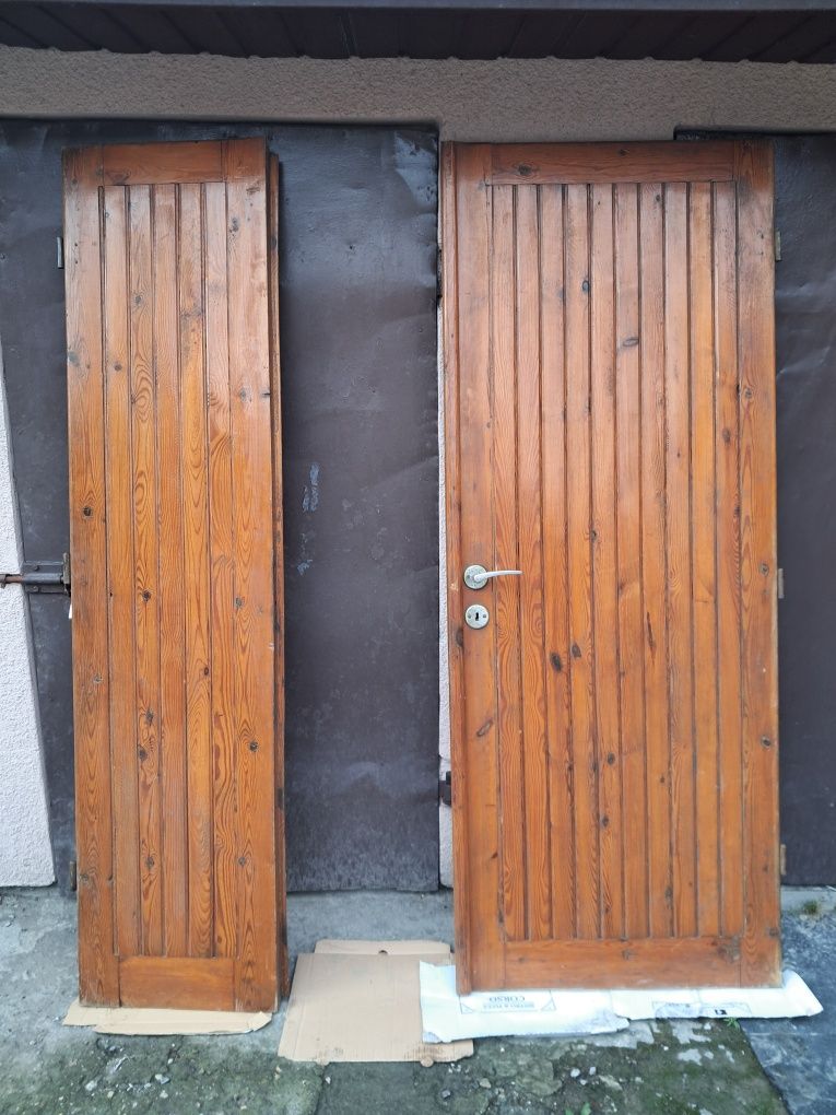 Drzwi drewniane dwuskrzydłowe wraz z ramą
