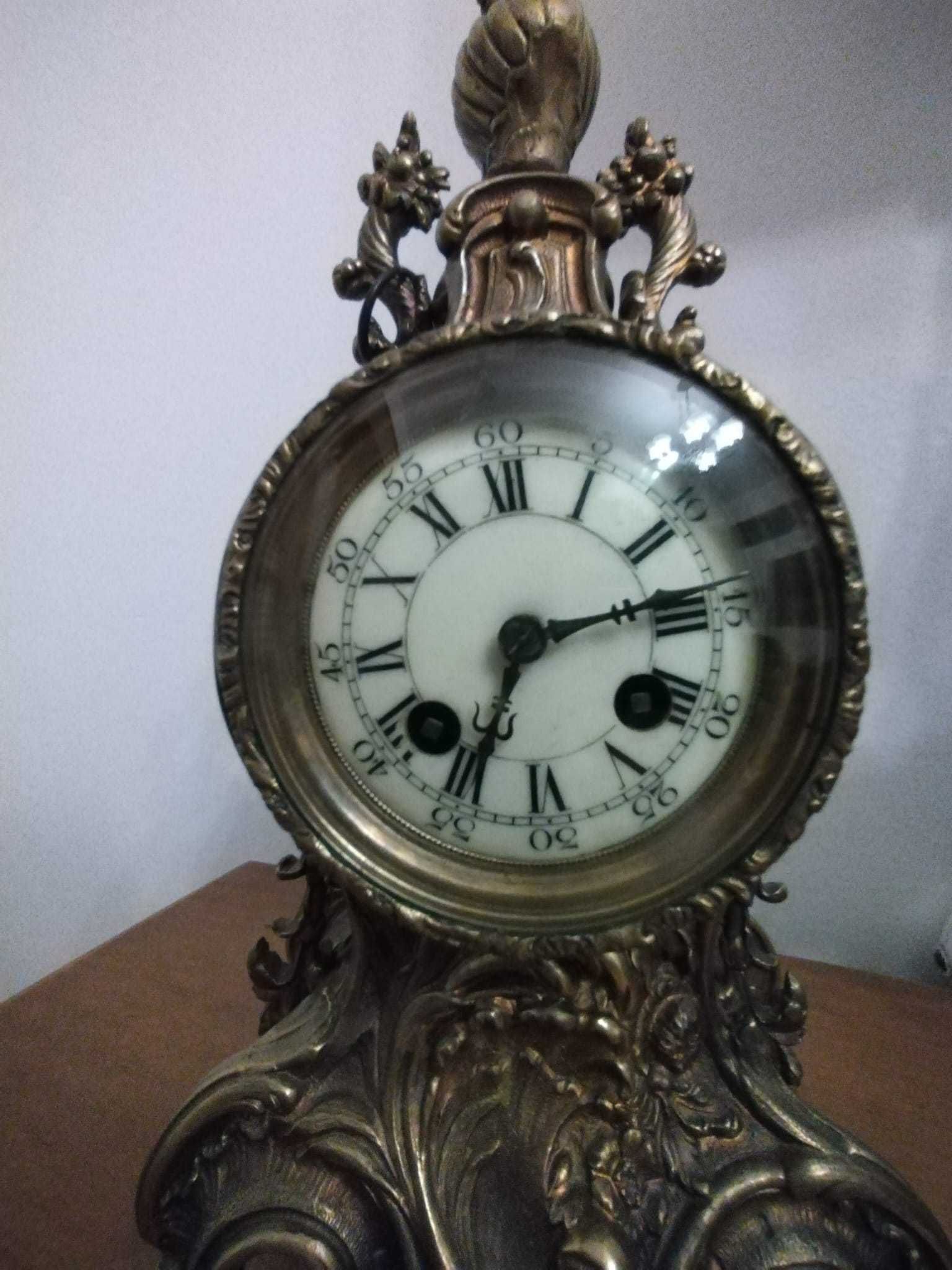 Relógio de mesa com despertador-Bronze relevado