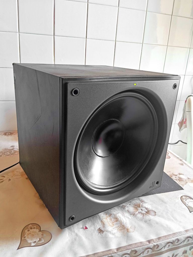 KEF 12' subwoofer ativo. model B30