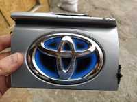 Емблема Toyota гібрід