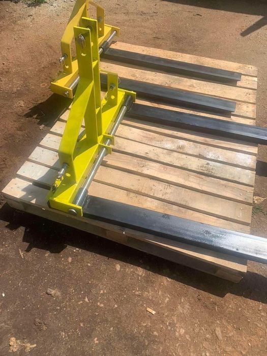 Вилочний навантажувач для трактора (вила)