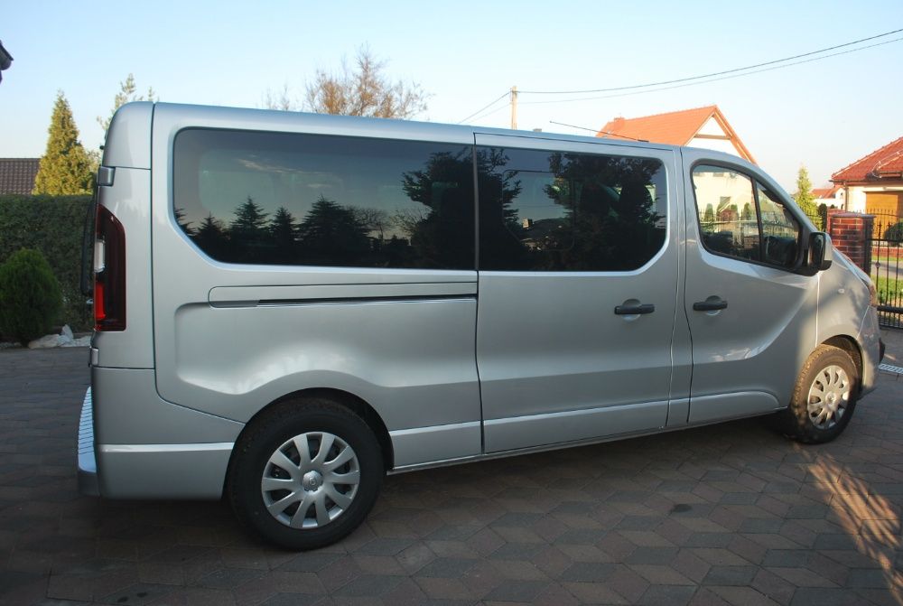 BUS wynajem/ do wynajęcia 9-cio osobowy Vivaro