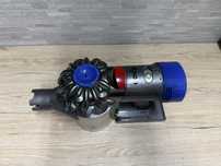 Dyson V8 на запчастини,двигун працює