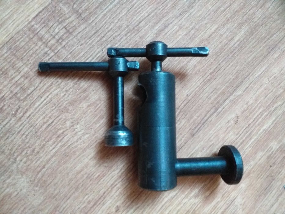 Замок навісний гвинтовий