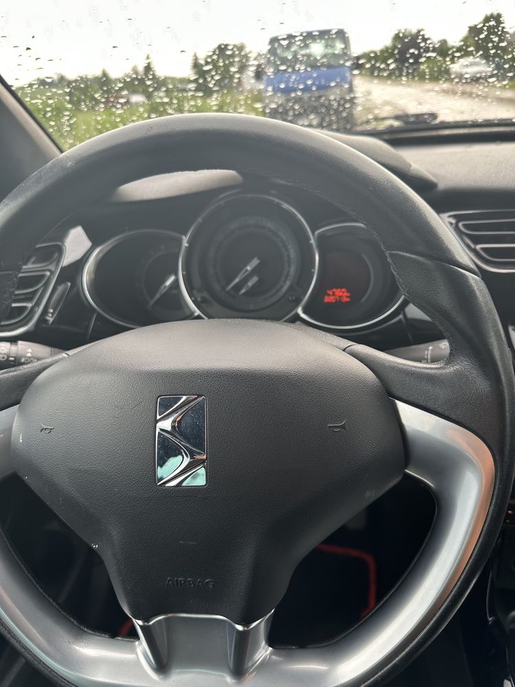 citroen ds3 2011
