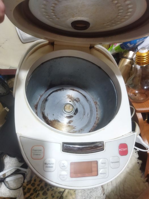 Мультиварка в отличном рабочем состоянии без кастрюли