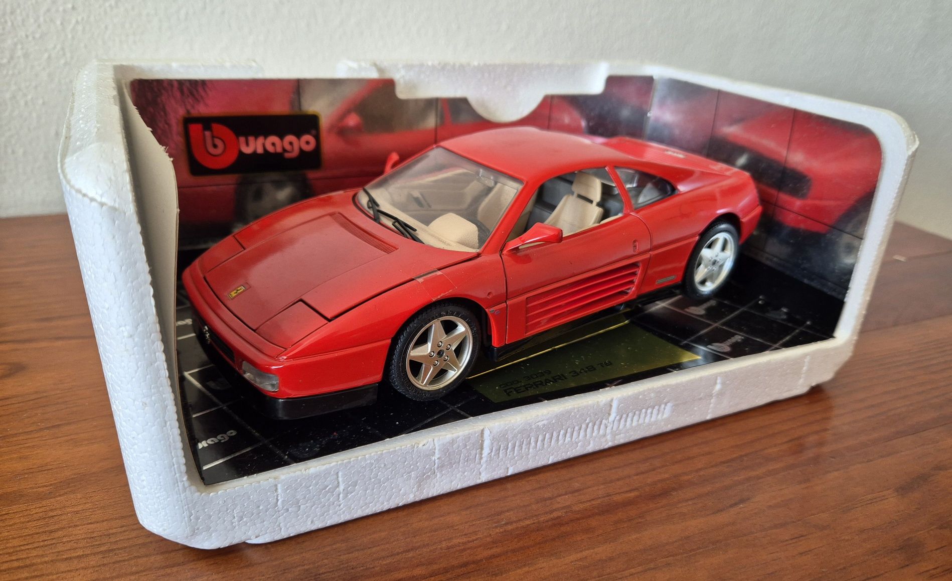 Ferrari 348 TB 1989 1/18 Burago