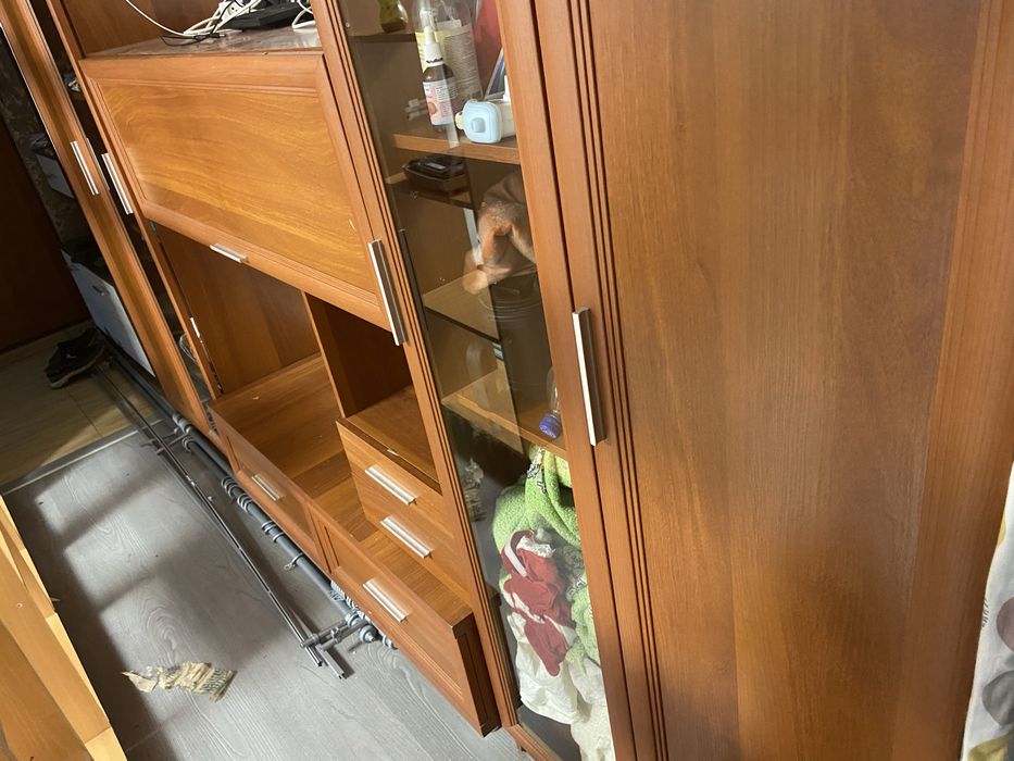 Продам шкаф в вітальню